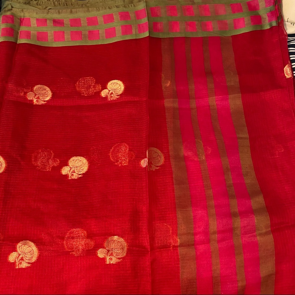 Red Net Saree - image 1